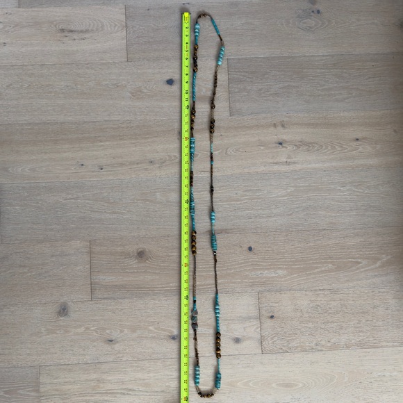 One-of-a-kind semi precious turquoise necklace by Jolie Altman - Picture 4 of 8